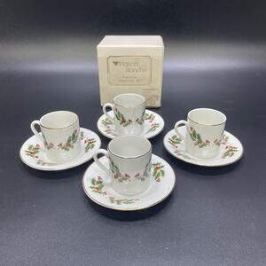 NOS Maison Blanche Christmas Holly Porcelain Espresso Cups/Saucers (4) Vtg Japan